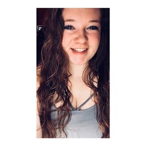 Meet your Posher, Brianna